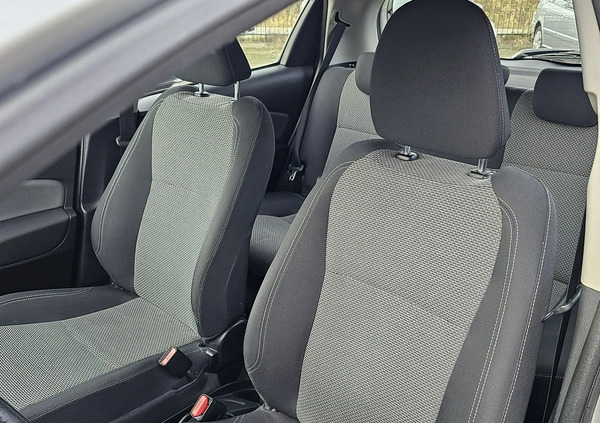 Toyota Yaris cena 49900 przebieg: 63000, rok produkcji 2016 z Olsztyn małe 497